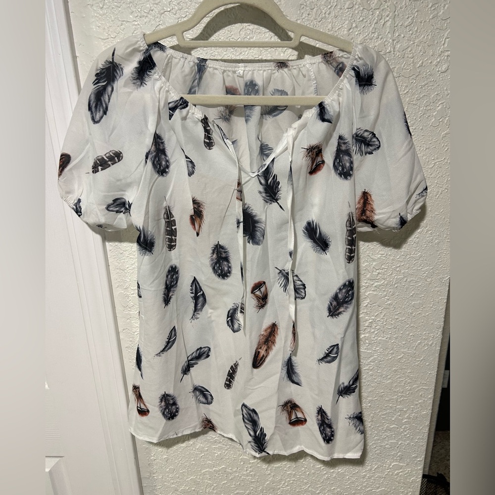 Women's White Feather Print Peasant Top